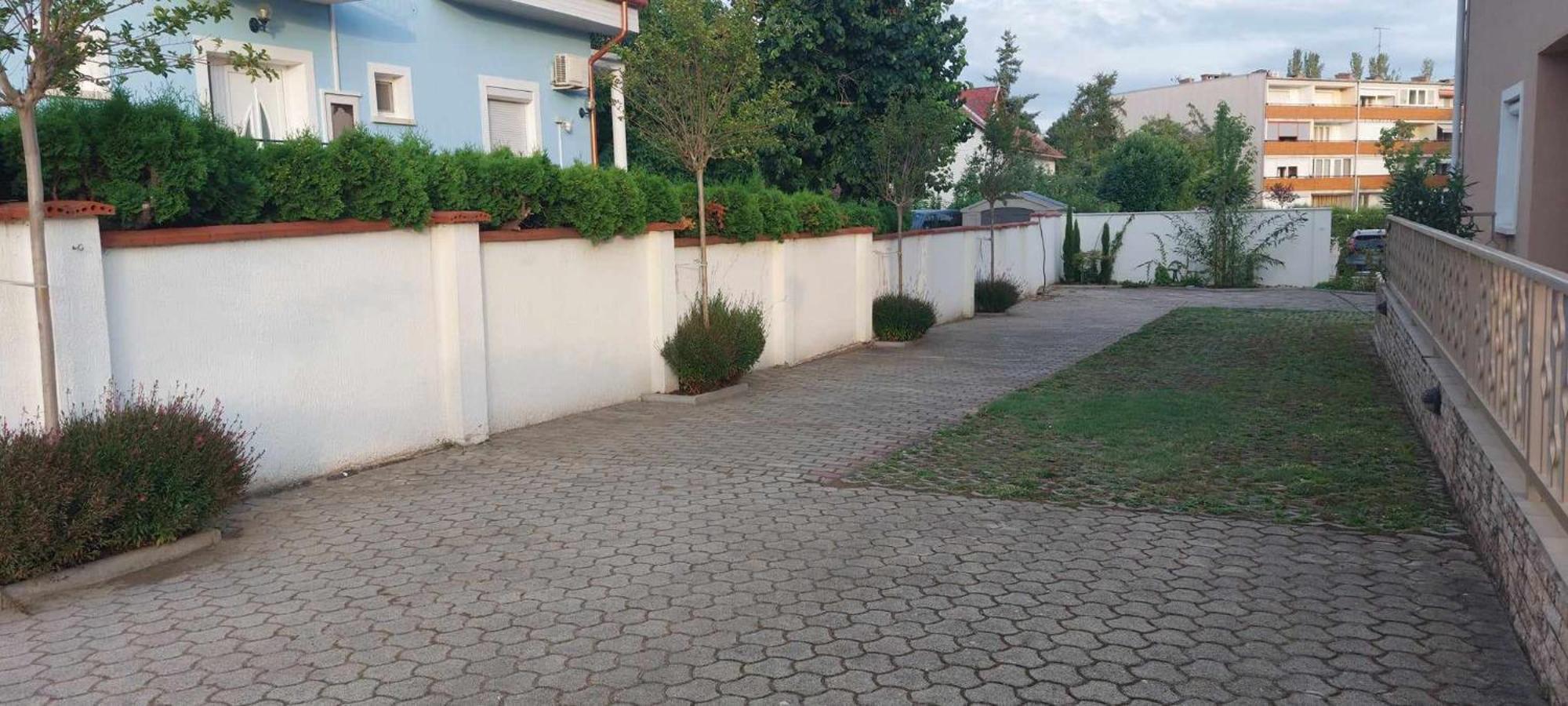 Siesta Apartmanhaz Balatonfuered Luaran gambar