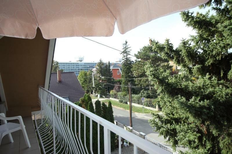 Siesta Apartmanhaz Balatonfuered Luaran gambar
