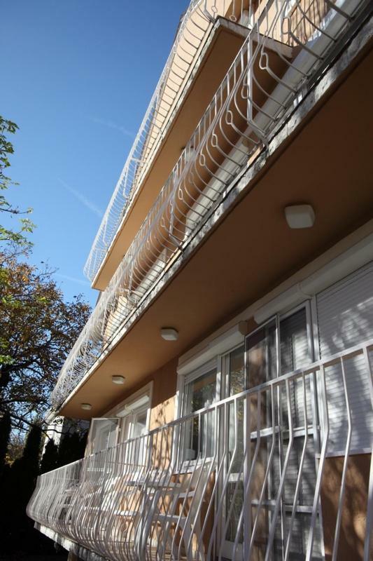Siesta Apartmanhaz Balatonfuered Luaran gambar